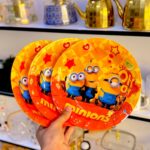طقم صواني تقديم ميلامين دائرية للأطفال برسومات مينيونز (Minions).