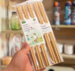 طقم عيدان أكل صينية خشبية (Chopsticks) - الماركة المكتوبة على العبوة هي Le Ji Tu.