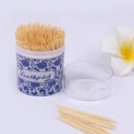 علبة أعواد أسنان خشبية بنقوش كلاسيكية (Toothpick Holder with Wooden Toothpicks).