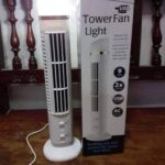 مروحة البرج العمودية الذكية (Tower Fan Light) مع إضاءة LED مدمجة ومنفذ USB.