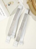 ⁦مشبك على شكل رقم 8 (8-shaped buckle) مع أحزمة قابلة للتعديل.⁩ - الصورة ⁦3⁩