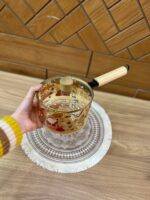 ⁦قدر زجاج بوروسيليكات مقاوم للحرارة بمقبض خشبي⁩ - الصورة ⁦3⁩