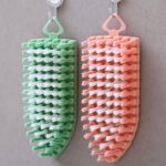 فرشاة تنظيف الفواكه والخضروات المرنة بشعيرات بلاستيكية (Flexible Vegetable & Fruit Cleaning Brush).