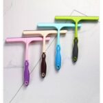 ممسحة زجاج ونوافذ بلاستيكية مع شفرة مطاطية (Window Cleaner Squeegee / Glass Wiper).