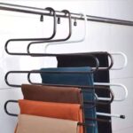 ش شماعة أو علاقة البنطلونات المتعددة بتصميم حرف S (S-Shape Multi-Layer Pants Hanger).