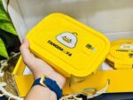 ⁦طقم هدايا البطة المستلقية (3 قطع) - ماركة تانغ داو يا (TangDaoYa Lying Duck Three-Piece Set).⁩ - الصورة ⁦6⁩